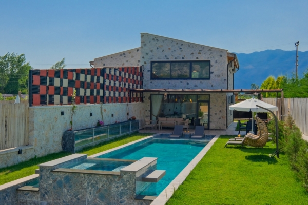 Villa Faik Bey Konağı Duo
